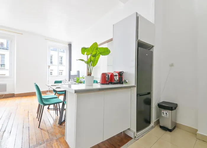 Quartier Champs-elysees Free Netflix פריז